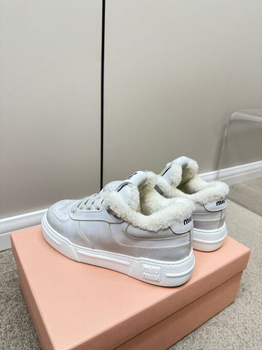 Кроссовки Miu Miu Bleached Leather Sneakers 5E892D Winter Premium White - фото 6