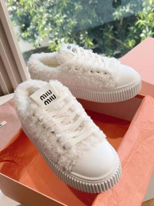 Кроссовки Miu Miu Shearling Sneakers 5E988D Winter Premium W.White - фото 1