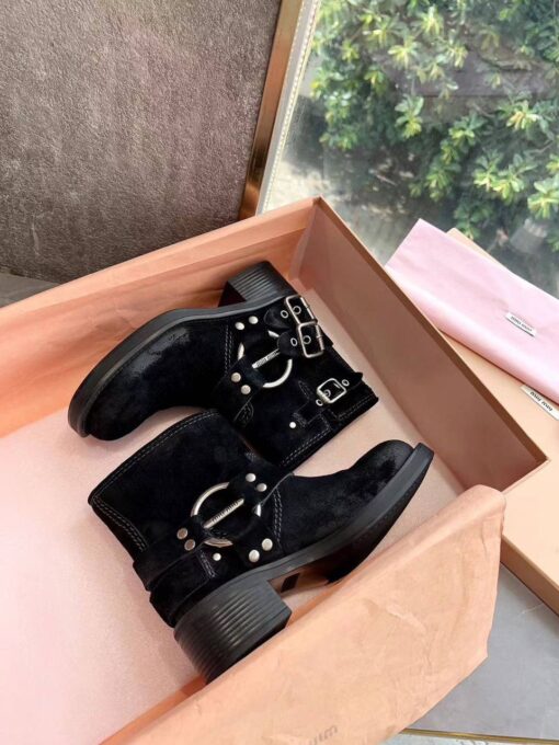 Ботинки Miu Miu Vintage-look Suede Booties 5T953D Autumn Premium Black - фото 4