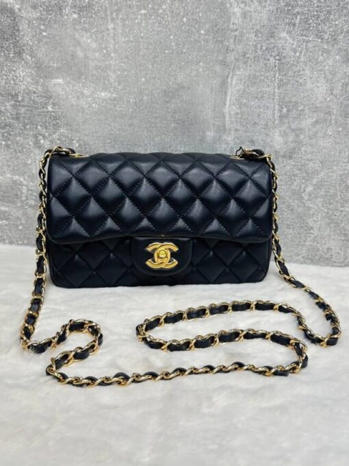 Сумка Chanel Small Classic Handbag 20/10/6 см чёрная - фото 1