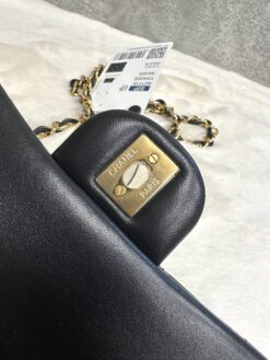 Сумка Chanel Small Classic Handbag 20/10/6 см чёрная