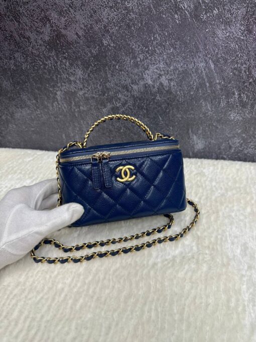 Косметичка Chanel Vanity Case из кожи Caviar 16/10/7 премиум-люкс синяя - фото 1