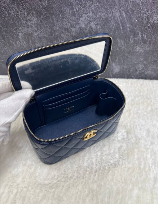 Косметичка Chanel Vanity Case из кожи Caviar 16/10/7 премиум-люкс синяя - фото 3