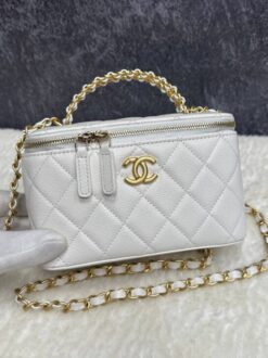 Косметичка Chanel Vanity Case из кожи Caviar 16/10/7 премиум-люкс белая