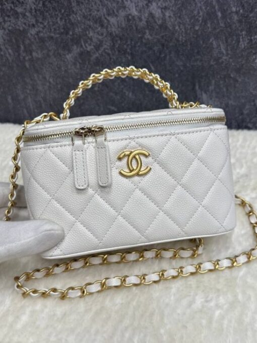 Косметичка Chanel Vanity Case из кожи Caviar 16/10/7 премиум-люкс белая - фото 1