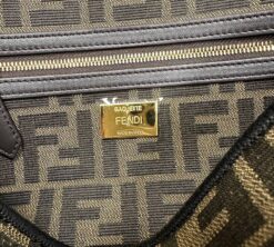 Женская кожаная сумка Fendi Baguette Jacquard FF 8BR600A6V5F17 премиум коричневая 26-13/5 см