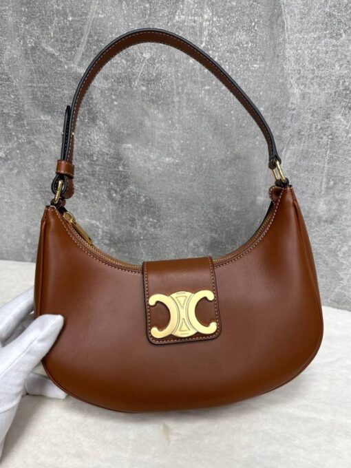 Женская сумка Celine Medium Ava Triomphe In Smooth Calfskin 114493DGQ Premium Brown 25-13/7 см - фото 1