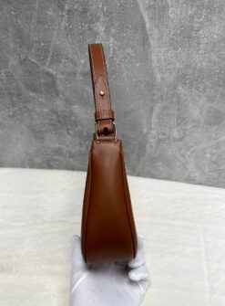 Женская сумка Celine Medium Ava Triomphe In Smooth Calfskin 114493DGQ Premium Brown 25-13/7 см