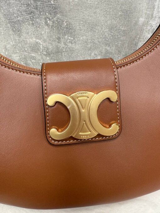 Женская сумка Celine Medium Ava Triomphe In Smooth Calfskin 114493DGQ Premium Brown 25-13/7 см - фото 5