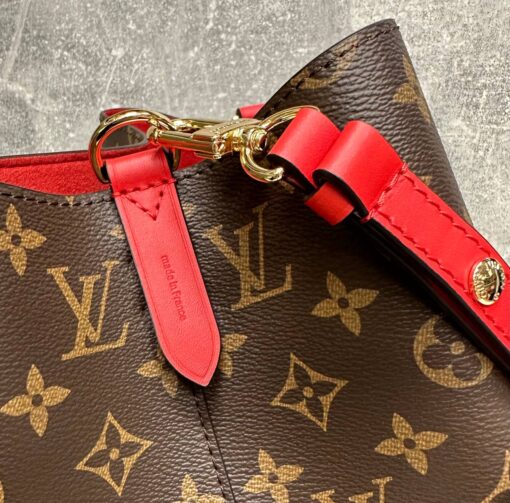 Женская сумка Louis Vuitton NeoNoe Premium 25-25/17 см коричневая с красным - фото 4