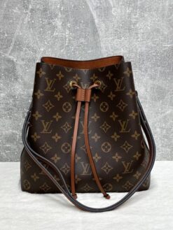 Женская сумка Louis Vuitton NeoNoe Premium 25-25/17 см коричневая - фото 3