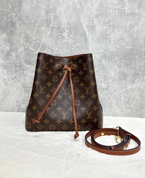 Женская сумка Louis Vuitton NeoNoe Premium 25-25/17 см коричневая - фото 8
