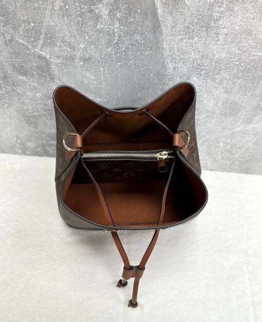 Женская сумка Louis Vuitton NeoNoe Premium 25-25/17 см коричневая - фото 4