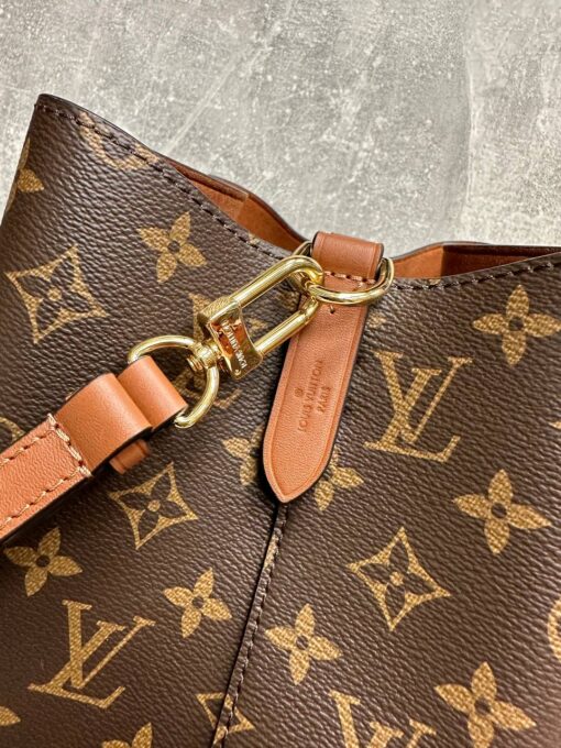 Женская сумка Louis Vuitton NeoNoe Premium 25-25/17 см коричневая - фото 6