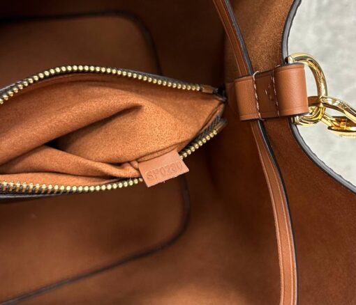 Женская сумка Louis Vuitton NeoNoe Premium 25-25/17 см коричневая - фото 7