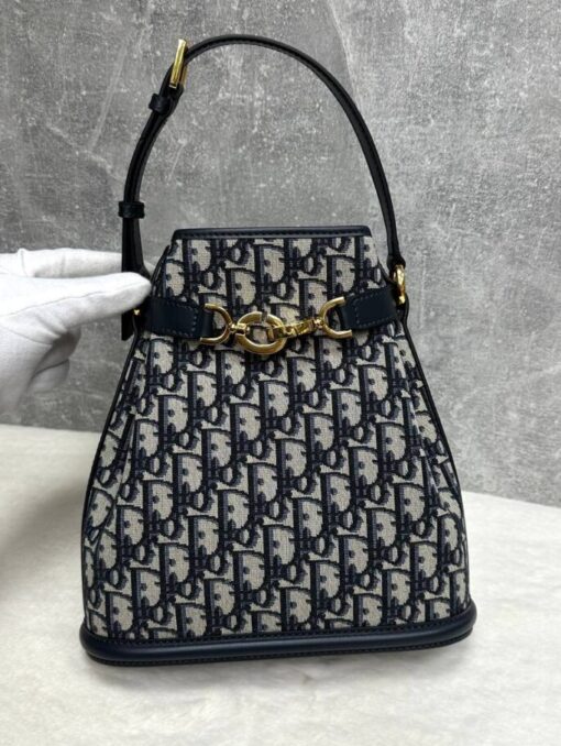 Женская сумка Dior C'est M2271 Premium 25-23/9 см серая - фото 1