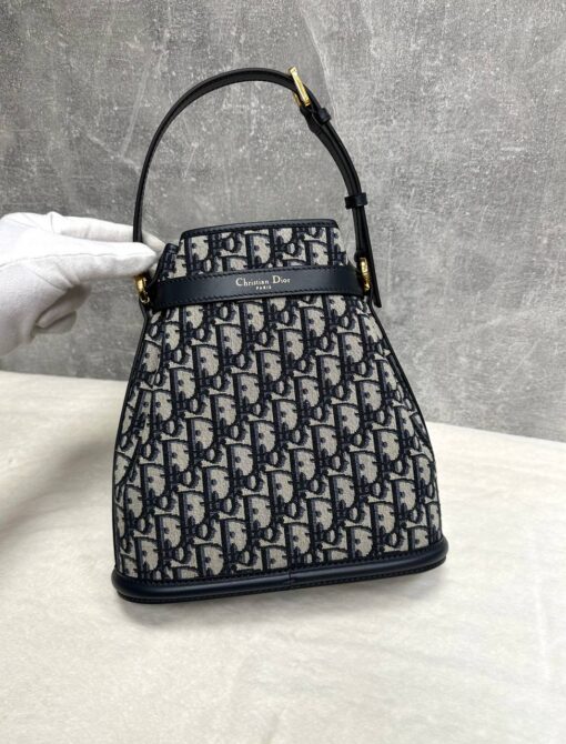 Женская сумка Dior C'est M2271 Premium 25-23/9 см серая - фото 4