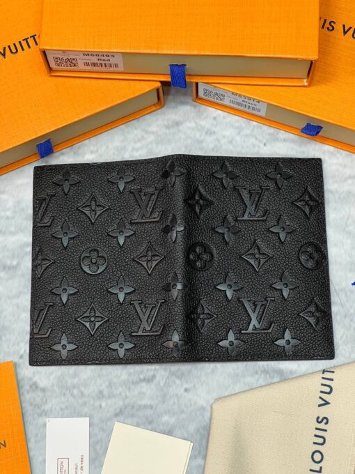 Обложка для паспорта Louis Vuitton Premium A119315 14/10 см чёрная - фото 2