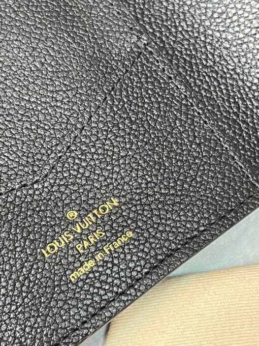 Обложка для паспорта Louis Vuitton Premium A119315 14/10 см чёрная - фото 4