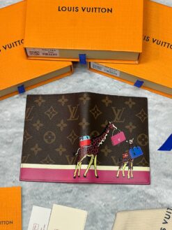 Обложка для паспорта Louis Vuitton Premium A119329 14/10 см коричневая