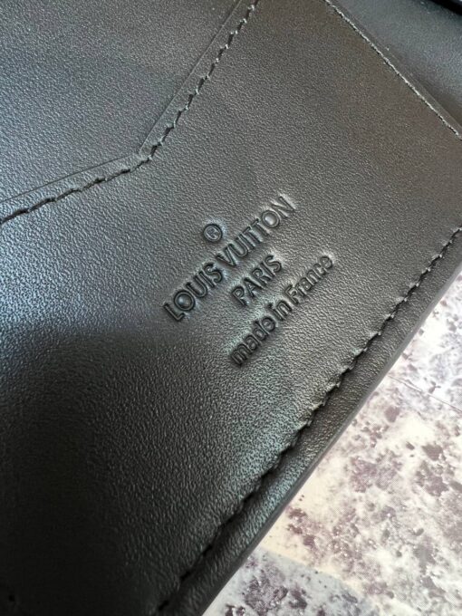 Обложка для паспорта Louis Vuitton Premium A119359 14/10 см чёрная - фото 4