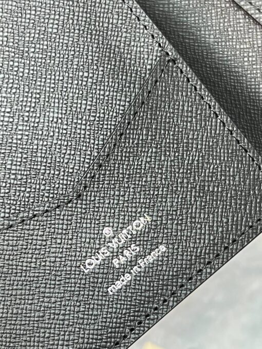 Обложка для паспорта Louis Vuitton Premium A119374 14/10 см чёрная - фото 5