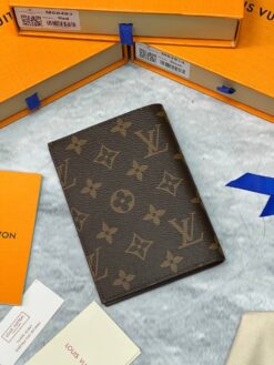 Обложка для паспорта Louis Vuitton Premium A119388 14/10 см коричневая