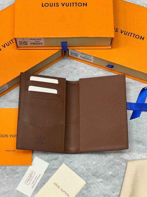Обложка для паспорта Louis Vuitton Premium A119388 14/10 см коричневая - фото 4