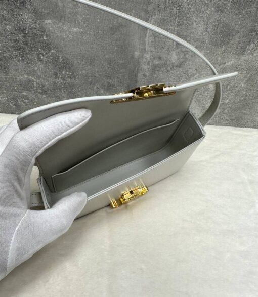 Женская сумочка на плечо Celine Claude Triomphe белая премиум-люкс 20/10/4 см - фото 5