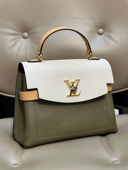 Женская сумка Louis Vuitton Lockme Ever MM Premium 28-20/11 см бежевая - фото 1
