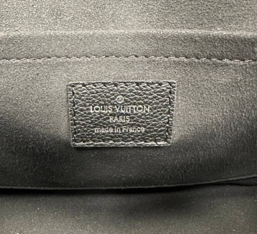 Женская сумка Louis Vuitton Mylockme BB M22190 Premium 22/14/8 см чёрная - фото 3