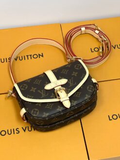 Женская сумка Louis Vuitton Saumur BB Premium M46740 20/16/7.5 см коричневая - фото 10