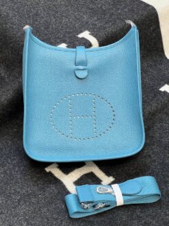 Женская сумка Hermes Evelyne Togo 28/28/9 премиум-люкс голубая A120019