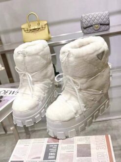 Дутики-луноходы Prada Shearling Apres-Ski Boots 1U258N Premium белые - фото 6