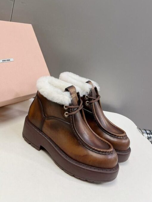 Ботинки Miu Miu Fume Leather Booties 5T965D Winter Premium Brown - фото 1