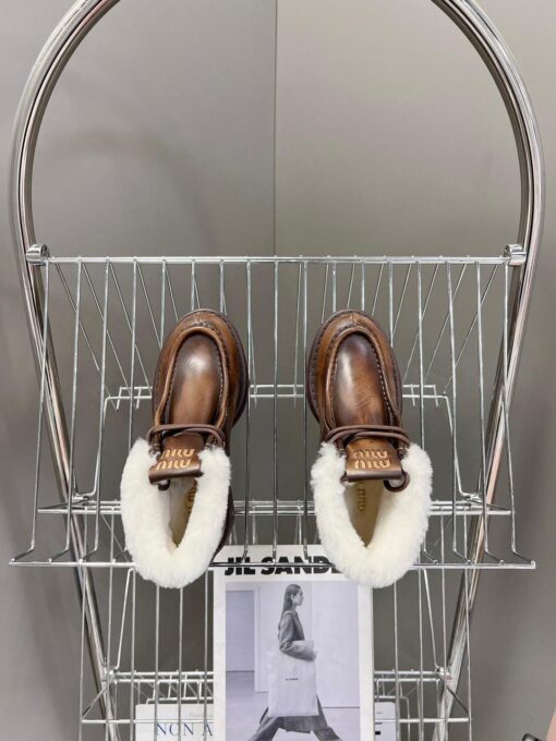 Ботинки Miu Miu Fume Leather Booties 5T965D Winter Premium Brown - фото 4