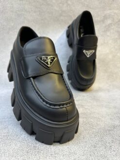 Туфли женские Prada Monolith чёрные матовые