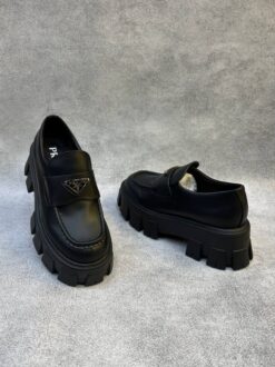Туфли женские Prada Monolith чёрные матовые - фото 9