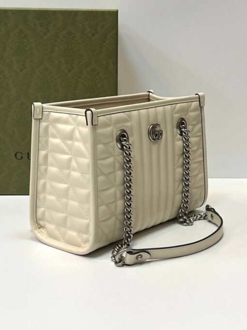 Женская сумка Gucci GG Marmont Premium 25/18/11 см бежевая - фото 1