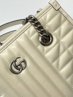 Женская сумка Gucci GG Marmont Premium 25/18/11 см бежевая
