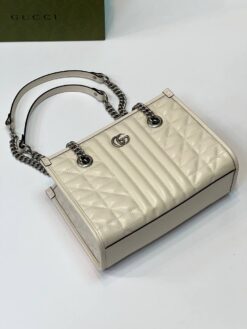 Женская сумка Gucci GG Marmont Premium 25/18/11 см бежевая