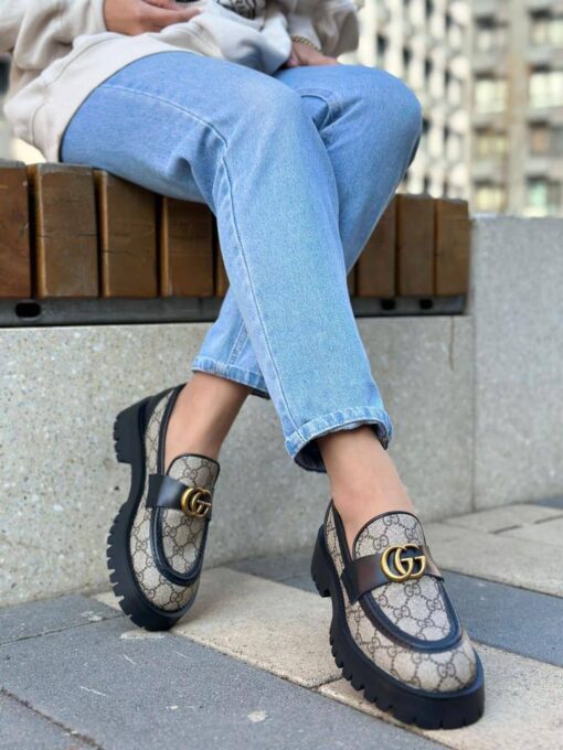Туфли женские Gucci A122386 серые - фото 1