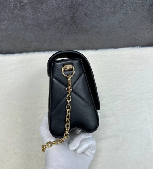 Женская сумка Louis Vuitton Twist MM M59029 Premium 23/15/10 см чёрная - фото 5
