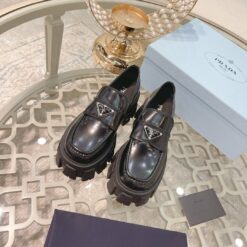 Туфли женские Prada Monolith Premium чёрные лак