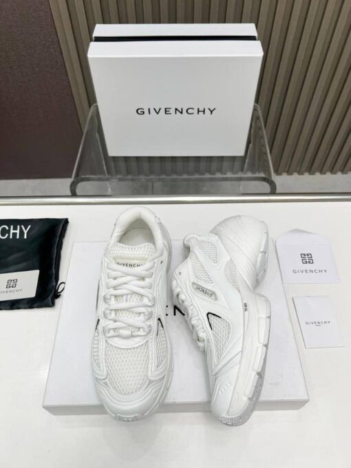 Кроссовки Givenchy TK-MX Runner A123945 White - фото 3