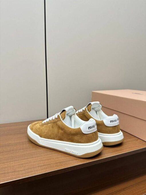 Кроссовки Miu Miu Suede Sneakers 5E118E Premium Chestnut - фото 3