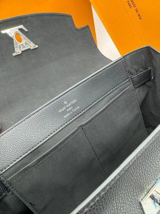 Женская сумка Louis Vuitton Lockme A125243 30/23 см чёрная - фото 7