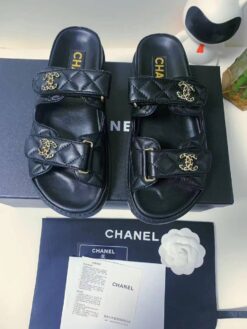 Шлепанцы женские Chanel кожаные A125417 премиум чёрные