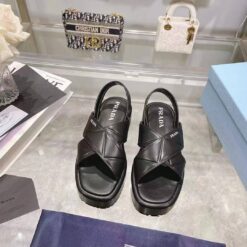 Женские сандалии Prada A125508 кожаные черные