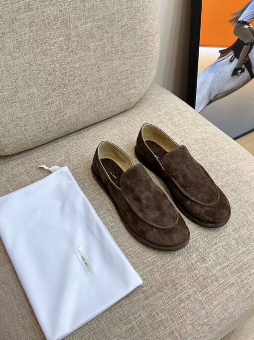 Мокасины The Row Canal Loafer in Suede F1258L74 Premium Brown - фото 3